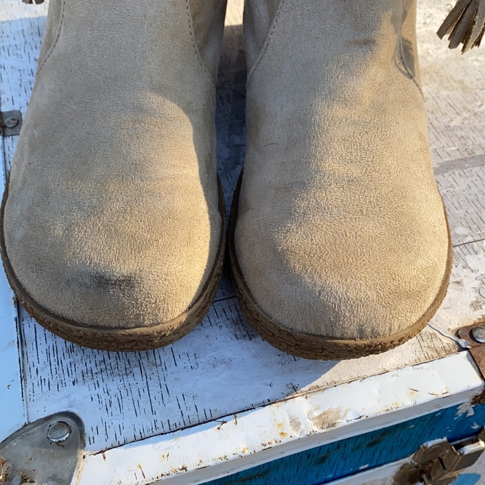 Faux Fur Merona Winter BootsColor: Cream-Tan Size: 8 - Picture 7 of 7